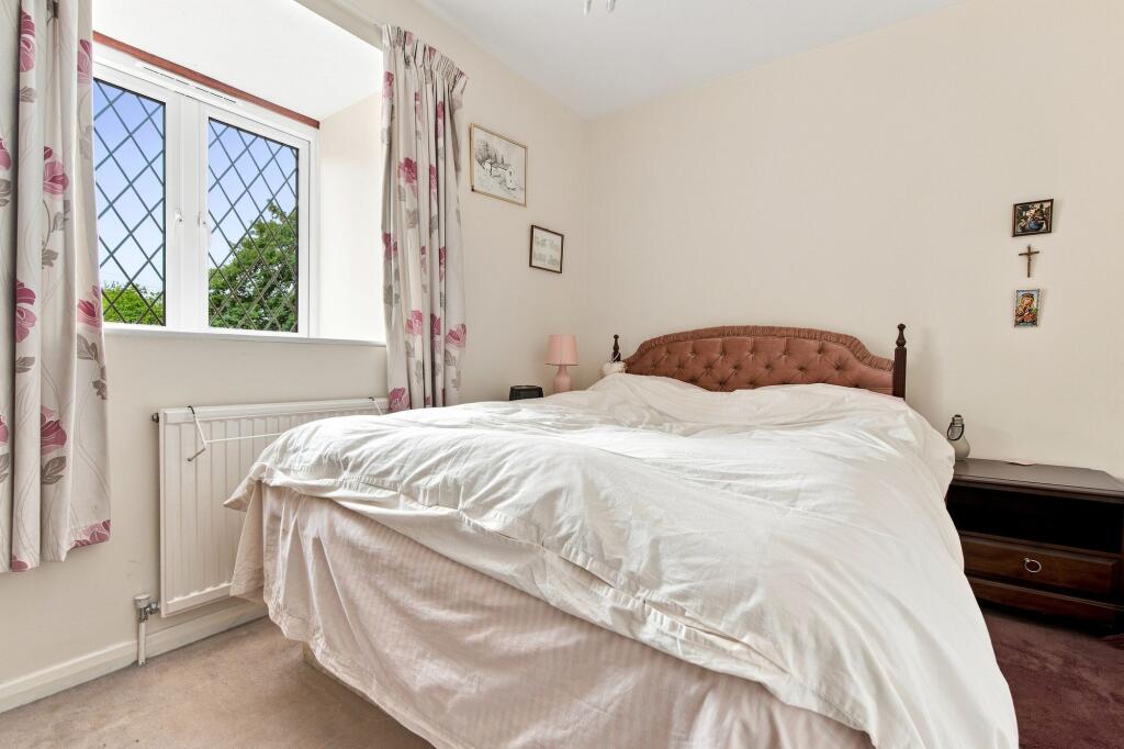 House in Slough - View 4