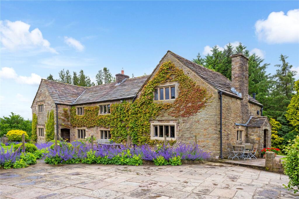 Main image of property: Hollin Lane, Sutton, Macclesfield, Cheshire, SK11