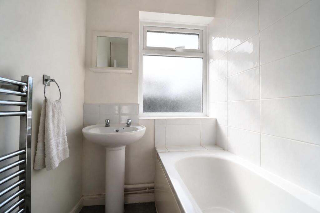 House in London - View 5