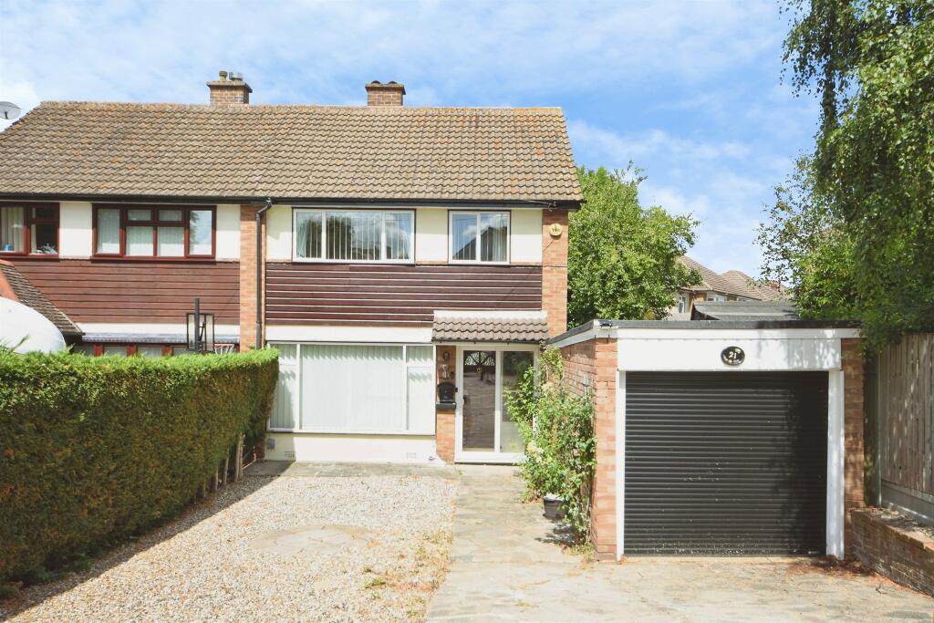 Main image of property: Hares Chase, Billericay