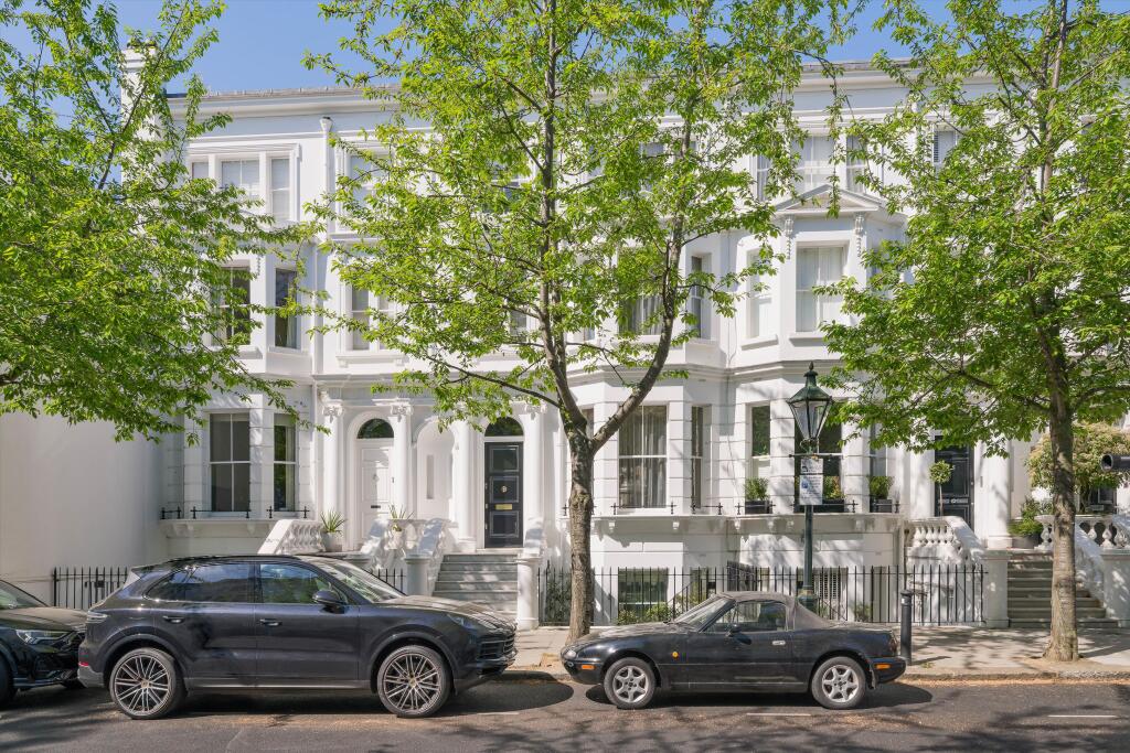 Main image of property: Palace Gardens Terrace, London, W8