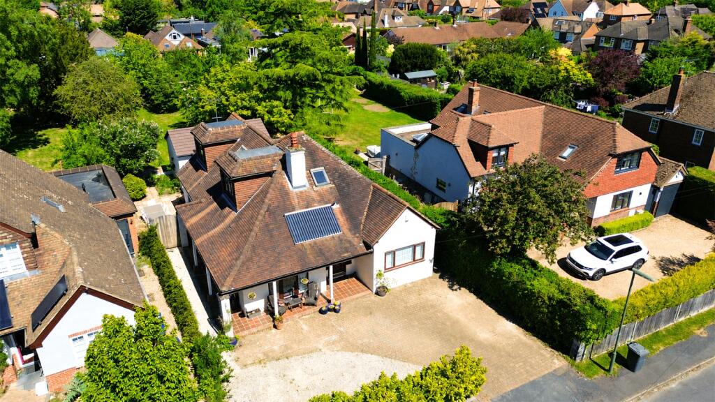 Main image of property: Shortheath Crest, Farnham, Surrey, GU9