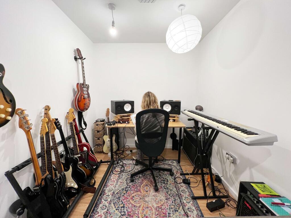 Music Studio 05