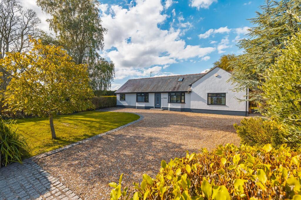 Main image of property: The Runnell, Neston