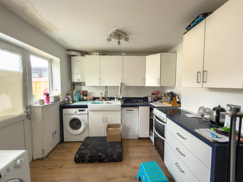 House in Darlington, Eastbourne - View 3