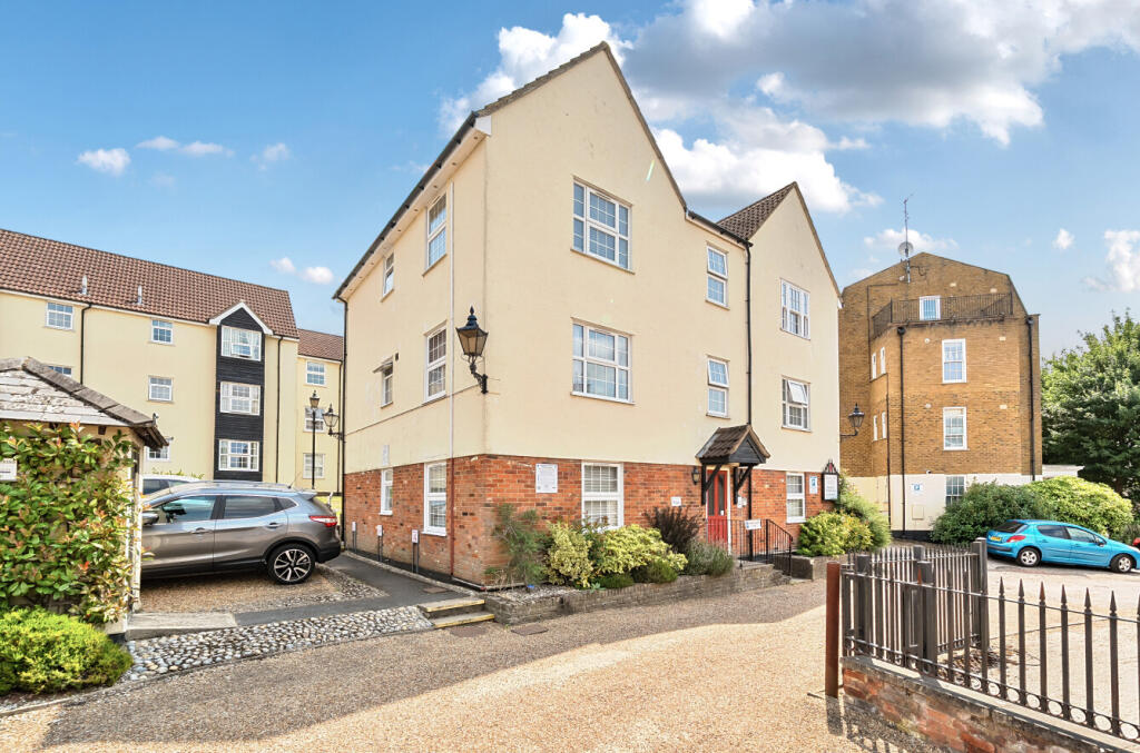 Main image of property: Red Lion Court, Bishop's Stortford, Hertfordshire, CM23