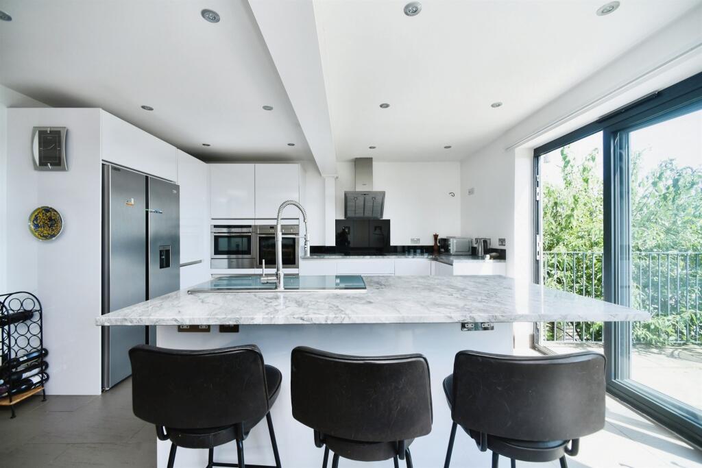 House in Brighton - View 4