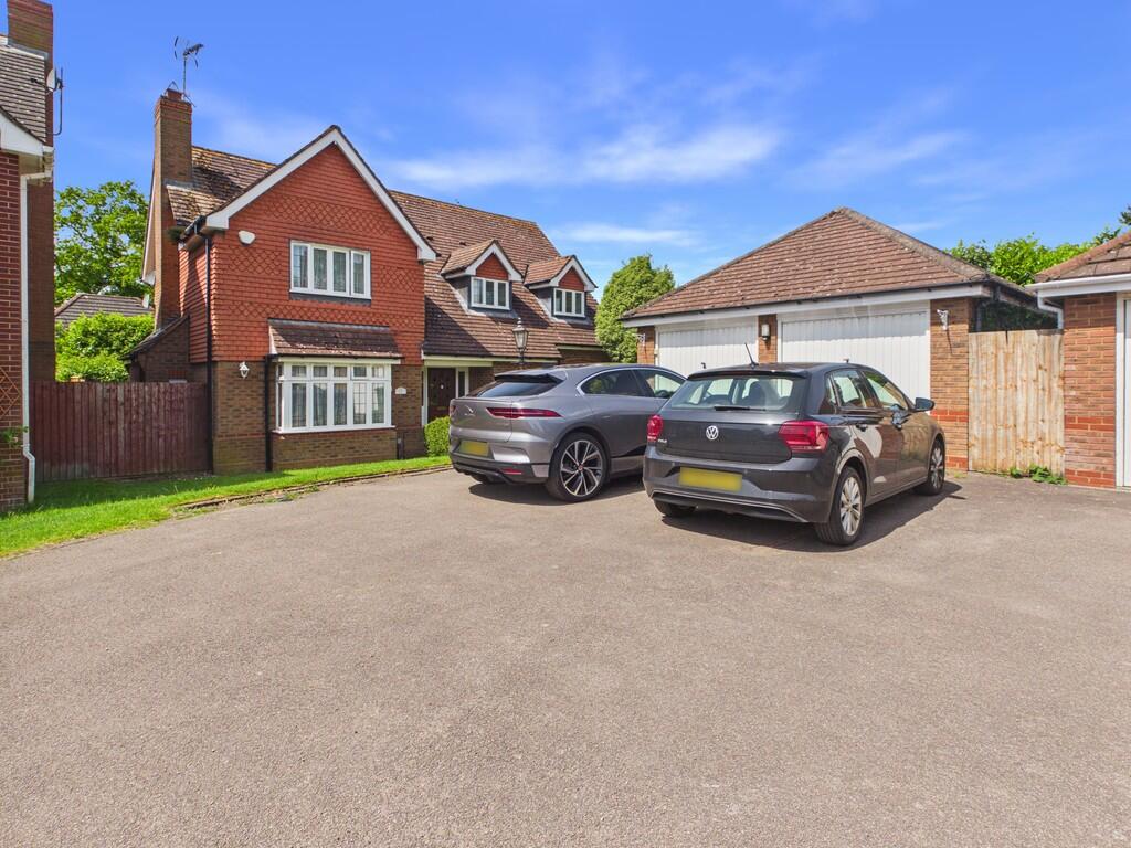 Main image of property: The Quickthorns, Oadby, Leicester