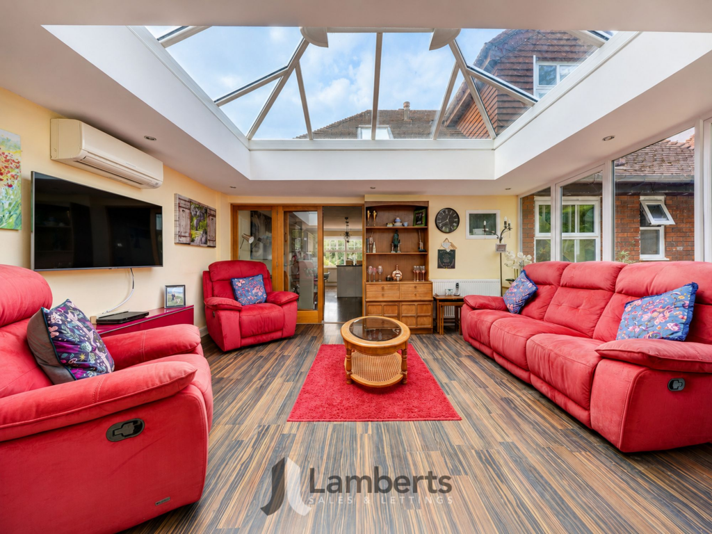 Chesterton Close, Hunt End, B97 photo 5