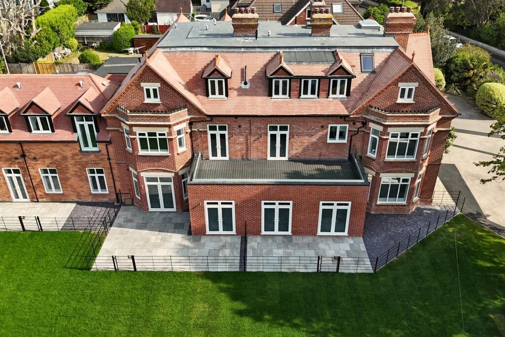 Apartment in Christchurch, Southbourne, Bournemouth - More