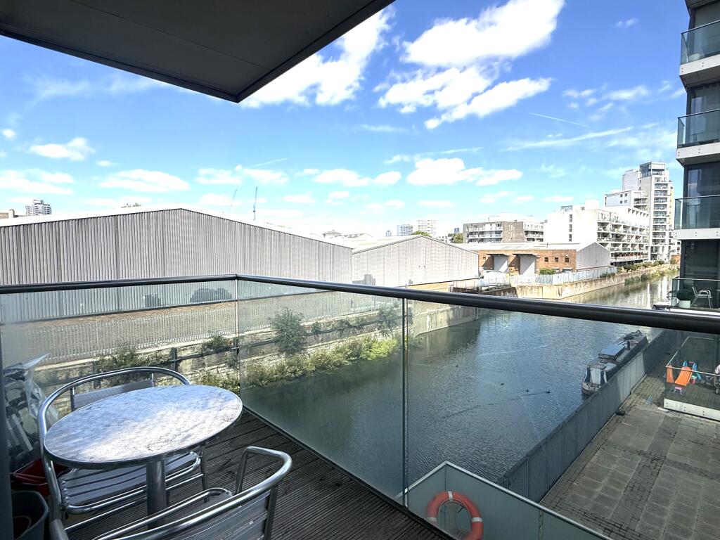 Main image of property: Abbott's Wharf, Stainsby Road E14