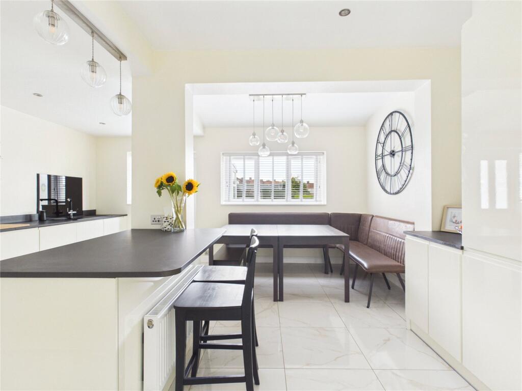 House in Bristol, Kingswood - More