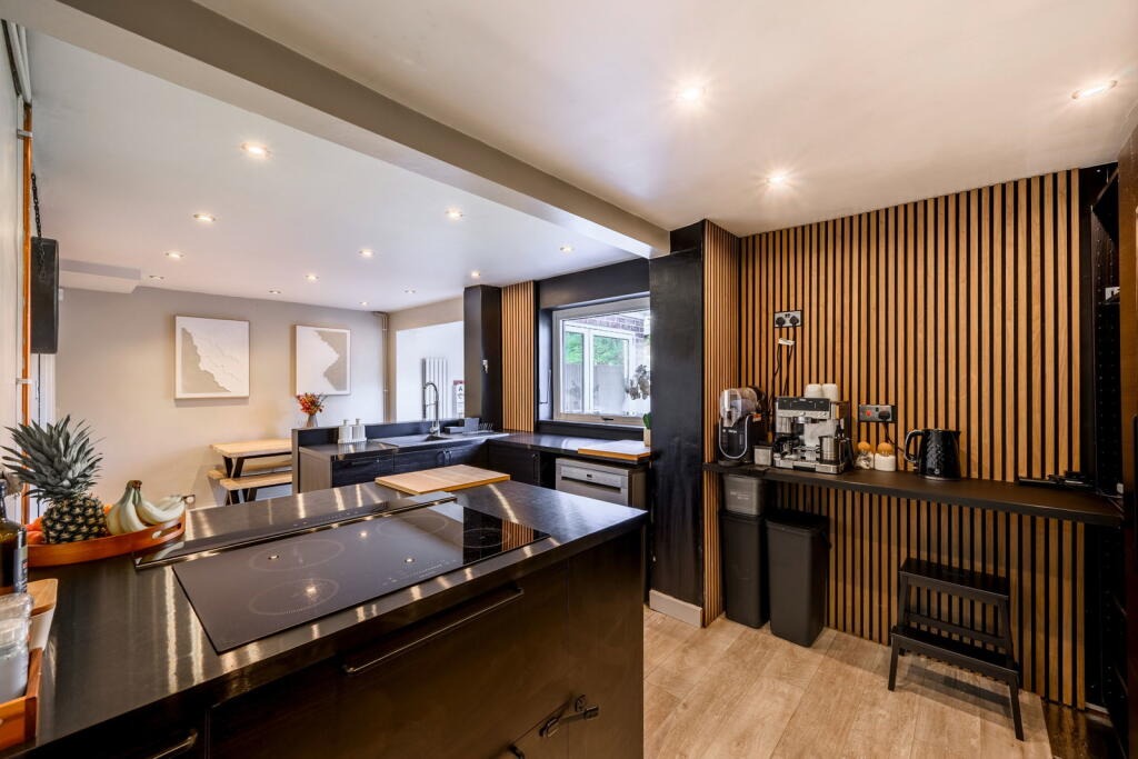 House in Lichfield, Burntwood - More