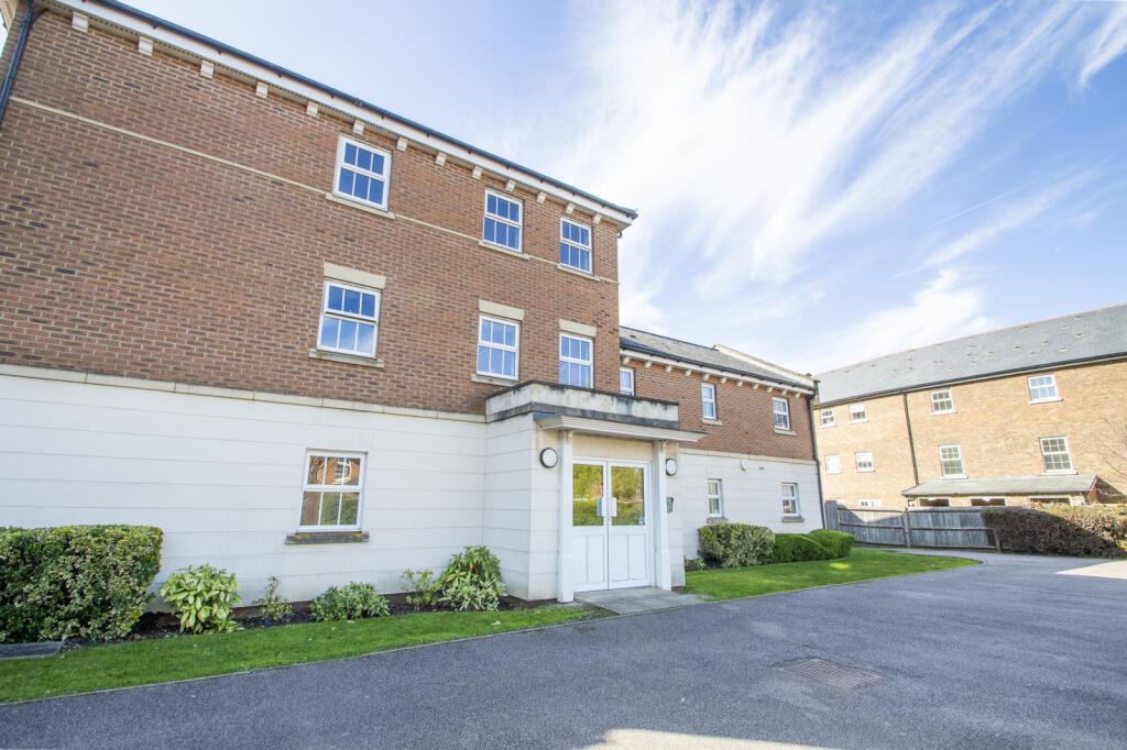 Main image of property: Empire Walk, Greenhithe, DA9