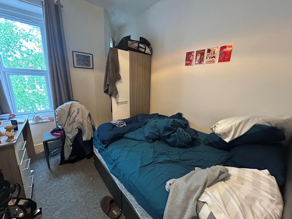 6 bedroom house for rent