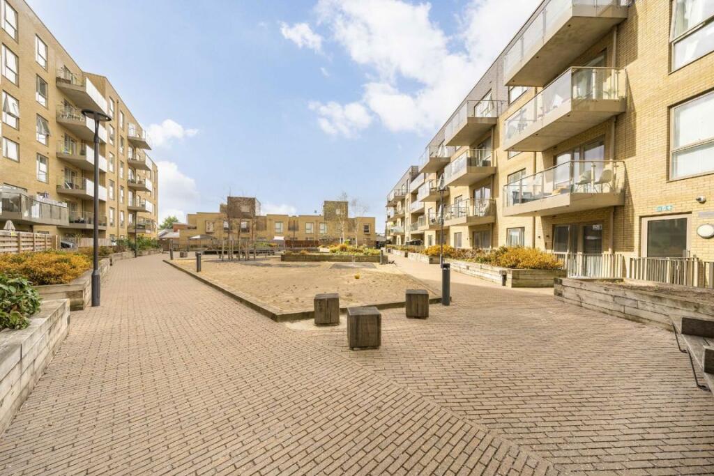 Apartment in London - More