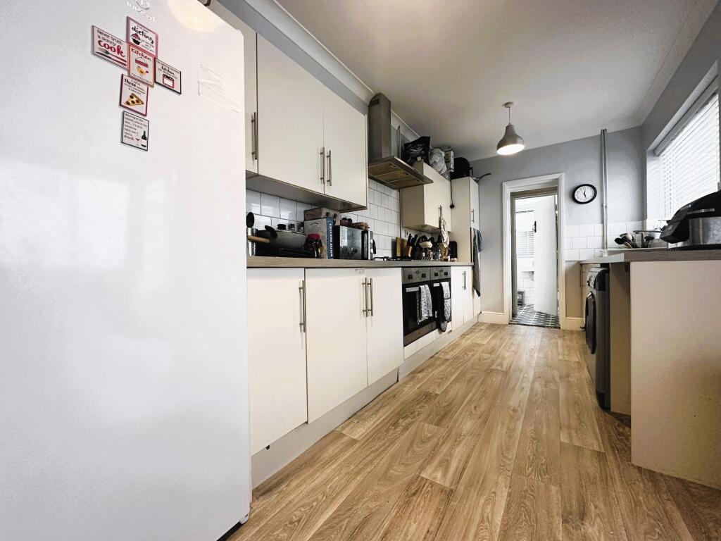 81 Stroud Road, Gloucester, GL1 - View 3