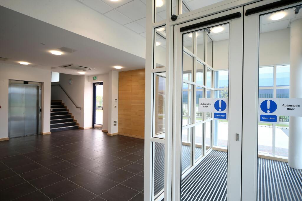 Latitude 186 Reception 2.jpg