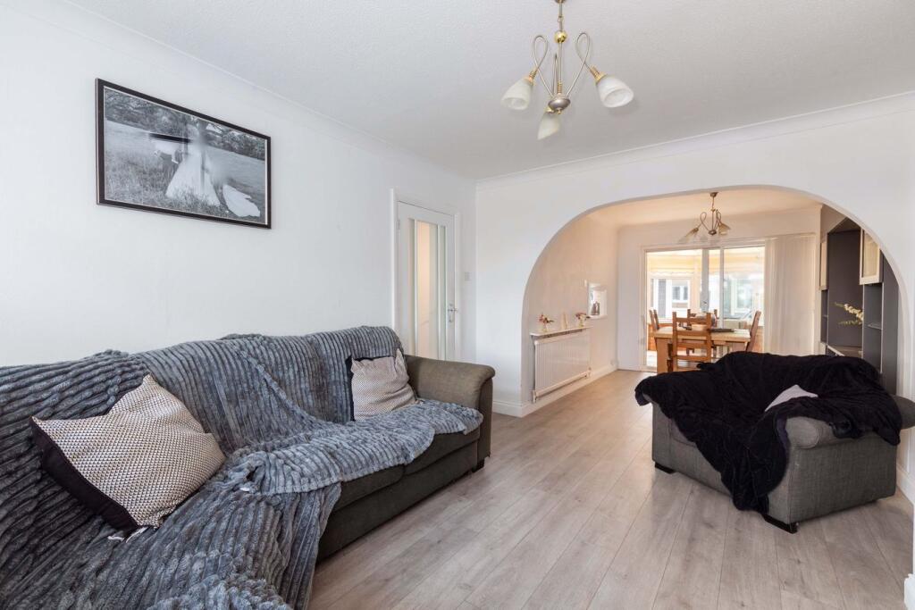 House in Slough, Langley - More