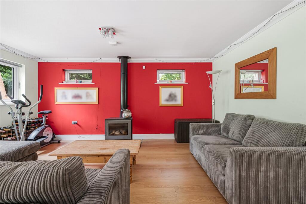 House in Horsham, Thakeham - View 5