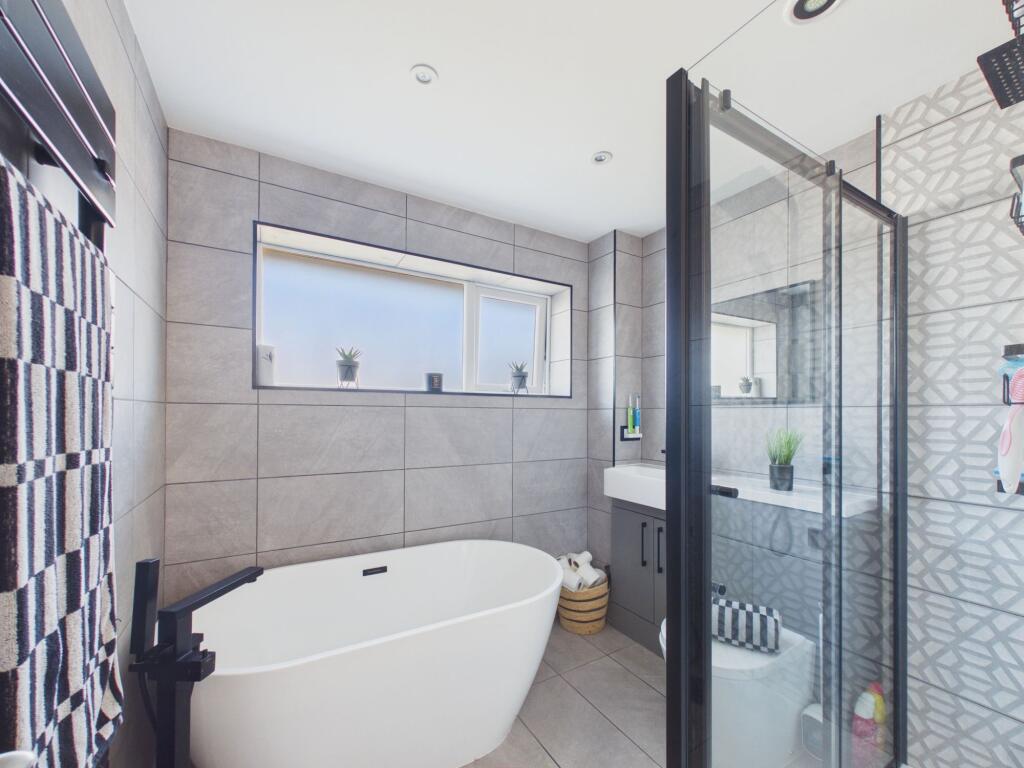 House in Cardiff, Rhoose - View 4
