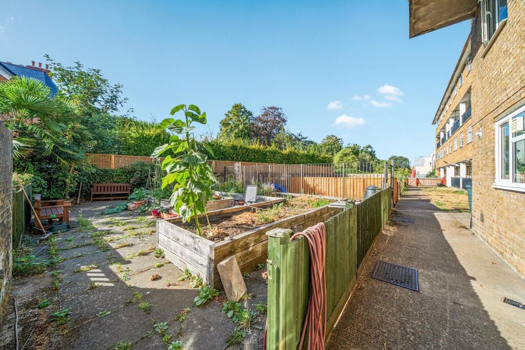 Apartment in London - View 3
