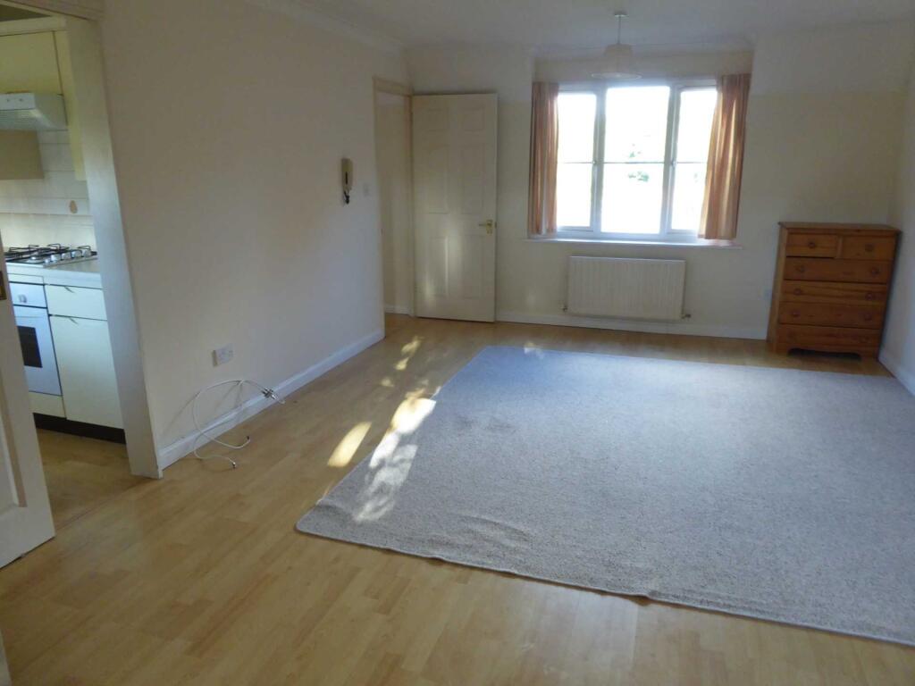 Apartment in Reading - View 4