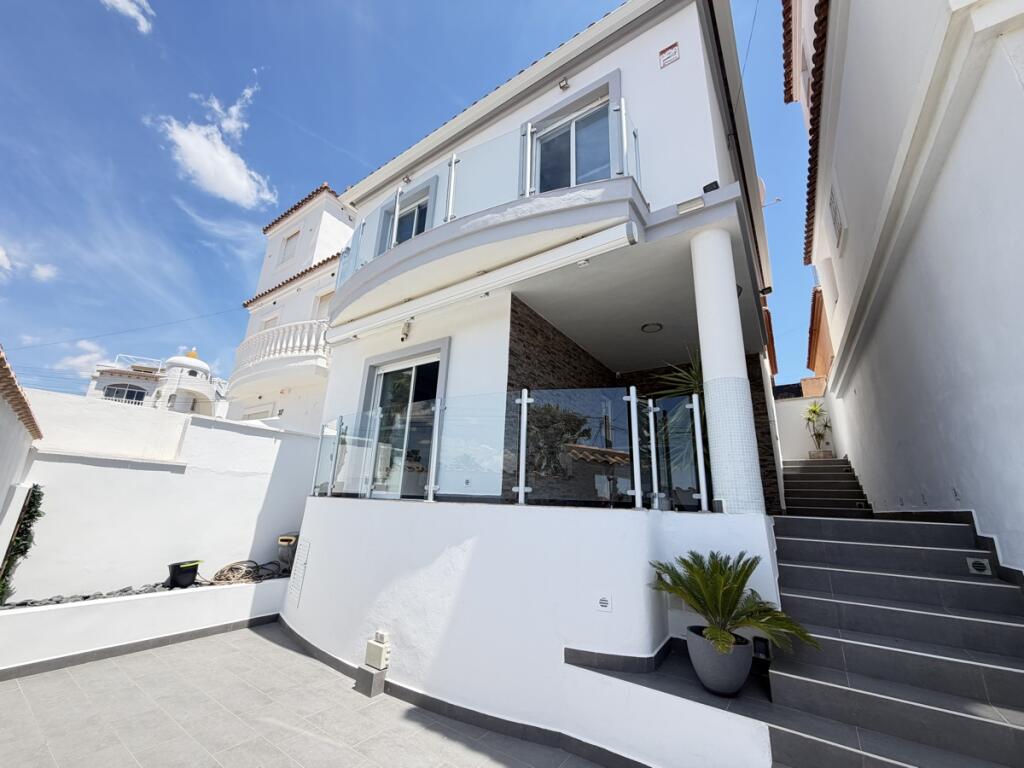 Main image of property: Valencia, Alicante, Villamartin
