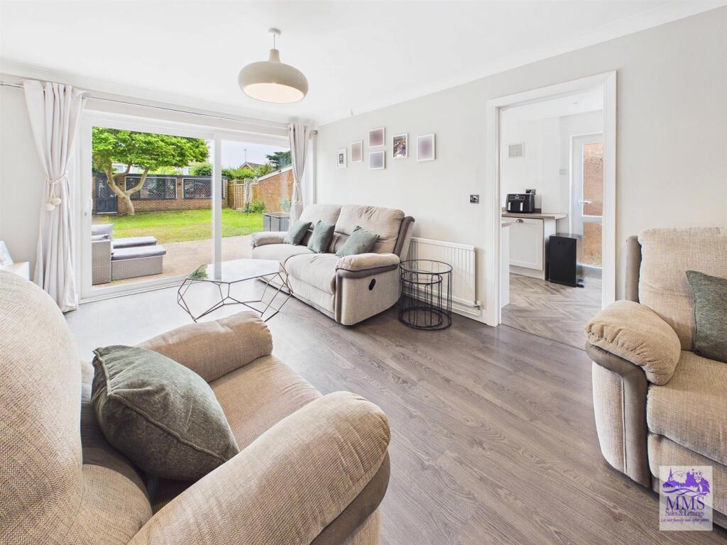 Oak Drive, Higham photo 4