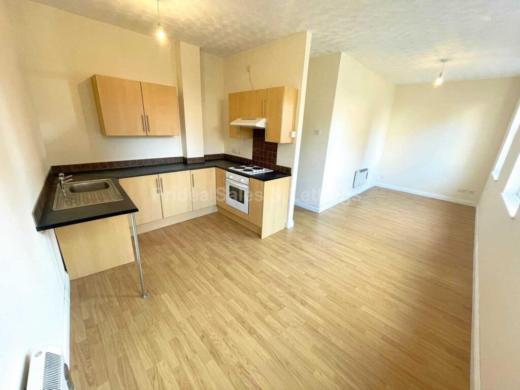 Main image of property: Broadgate, Lincoln