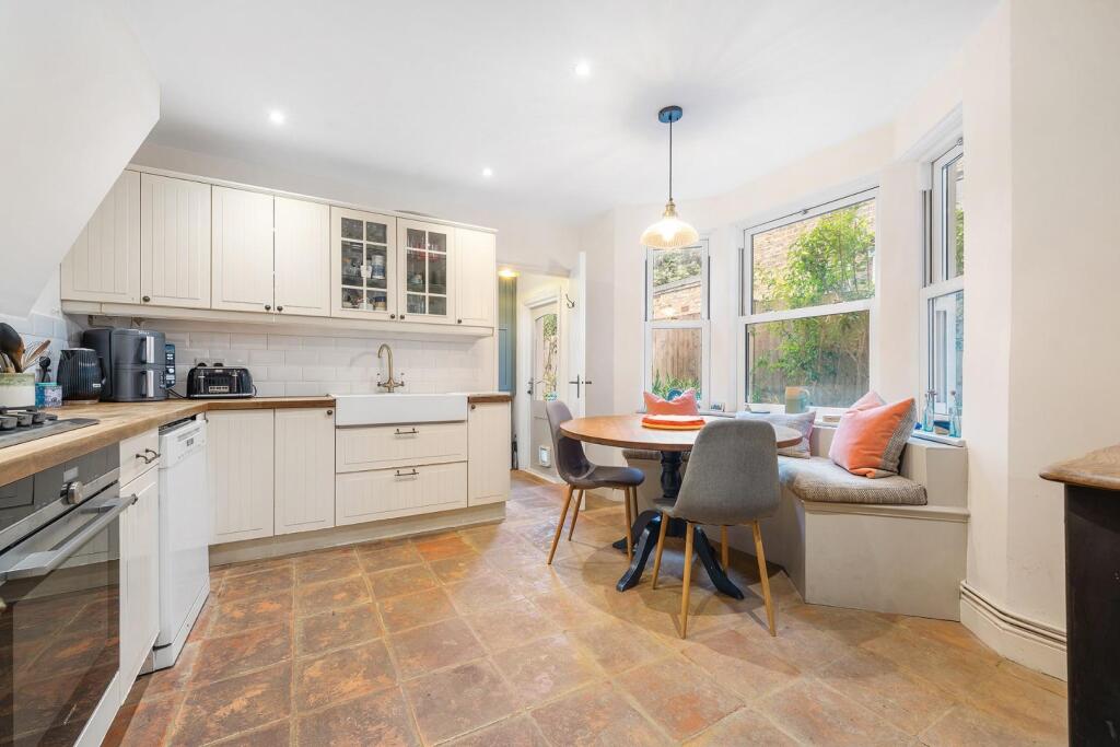 Apartment in London - View 5