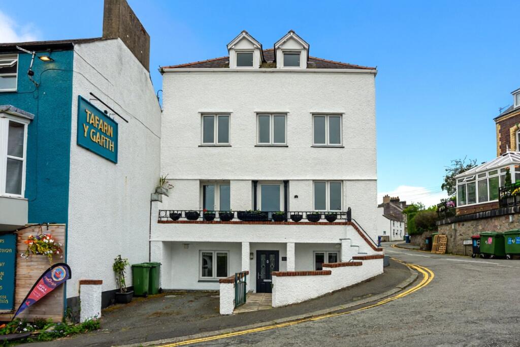 4-bed terraced on Upper Garth Road, Bangor, Gwynedd, LL57, £300,000