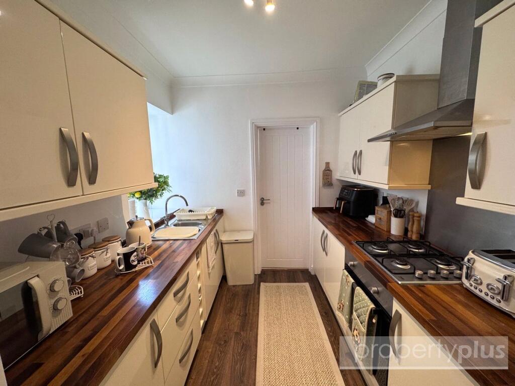 House in Cardiff, Cymmer - More