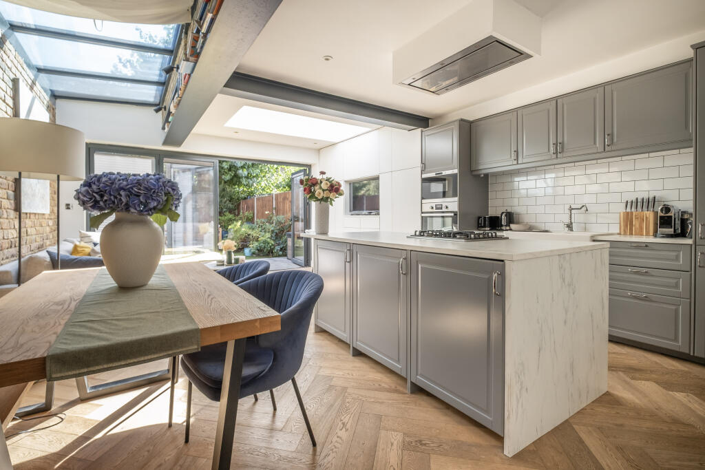 Apartment in London - View 4