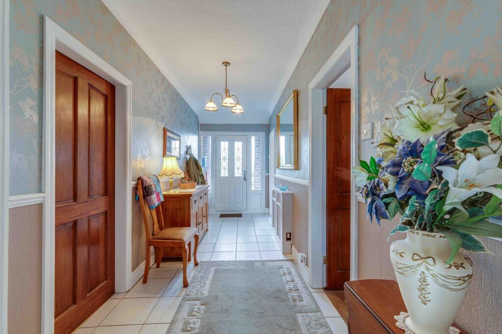 Church Lane, Holton-Le-Clay, DN36 photo 5