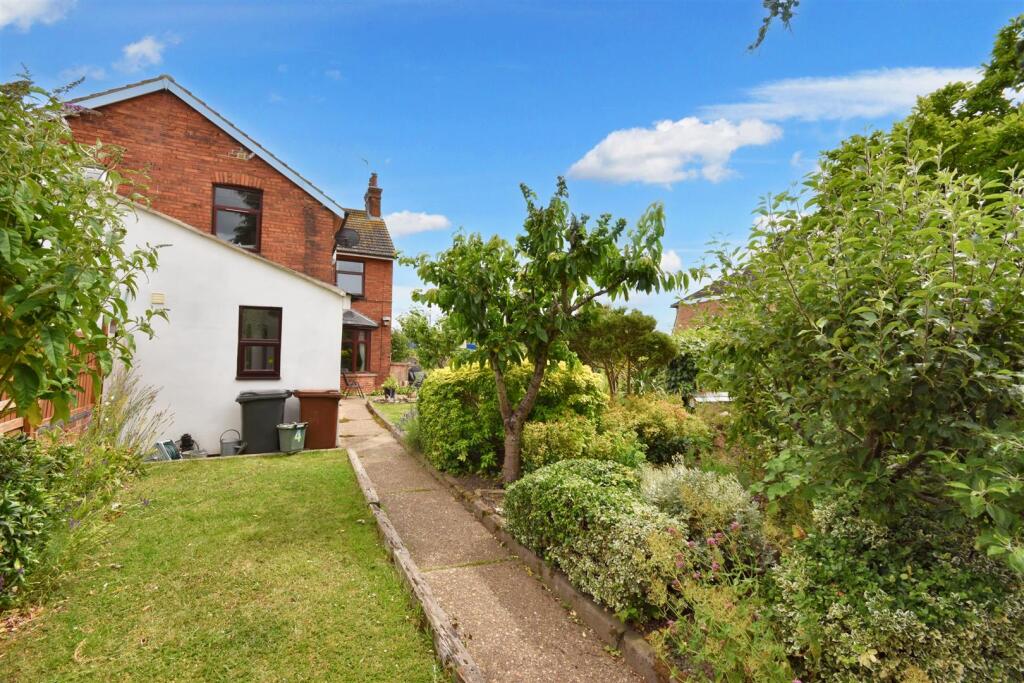 Main image of property: NN17 Oakley Road, Corby