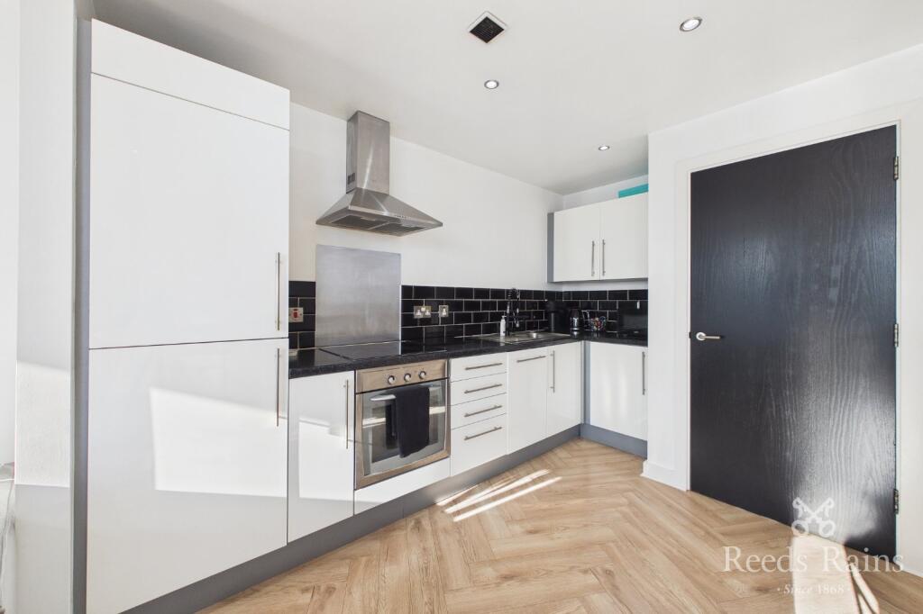 Apartment in Salford, Greater Manchester - View 4