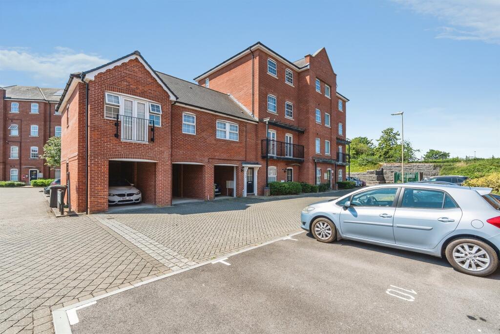 Main image of property: Ashton Gardens, Eastleigh