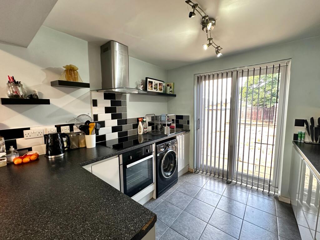 Heath Lane, West Bromwich, B71 photo 3