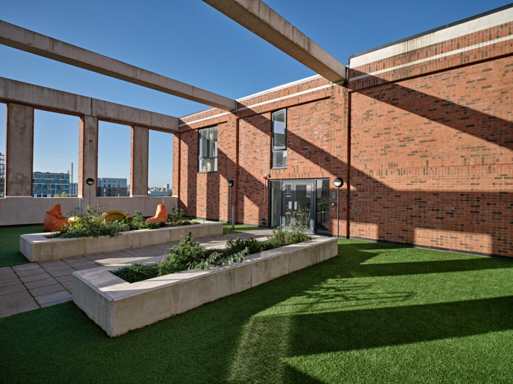 Apartment in Salford, Greater Manchester - View 5