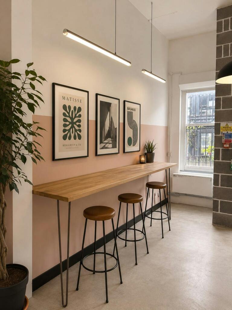 Breakfast Area.jpeg