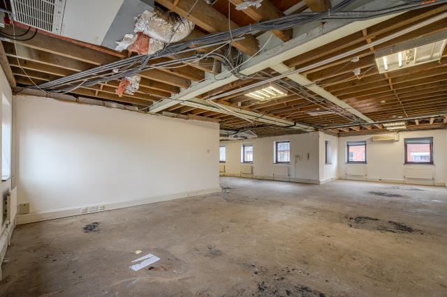 Apartment in Slough - View 5