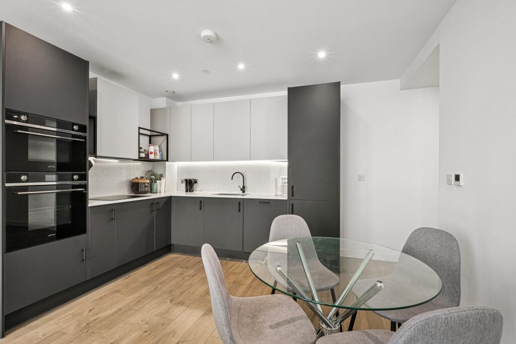 Apartment in London - More