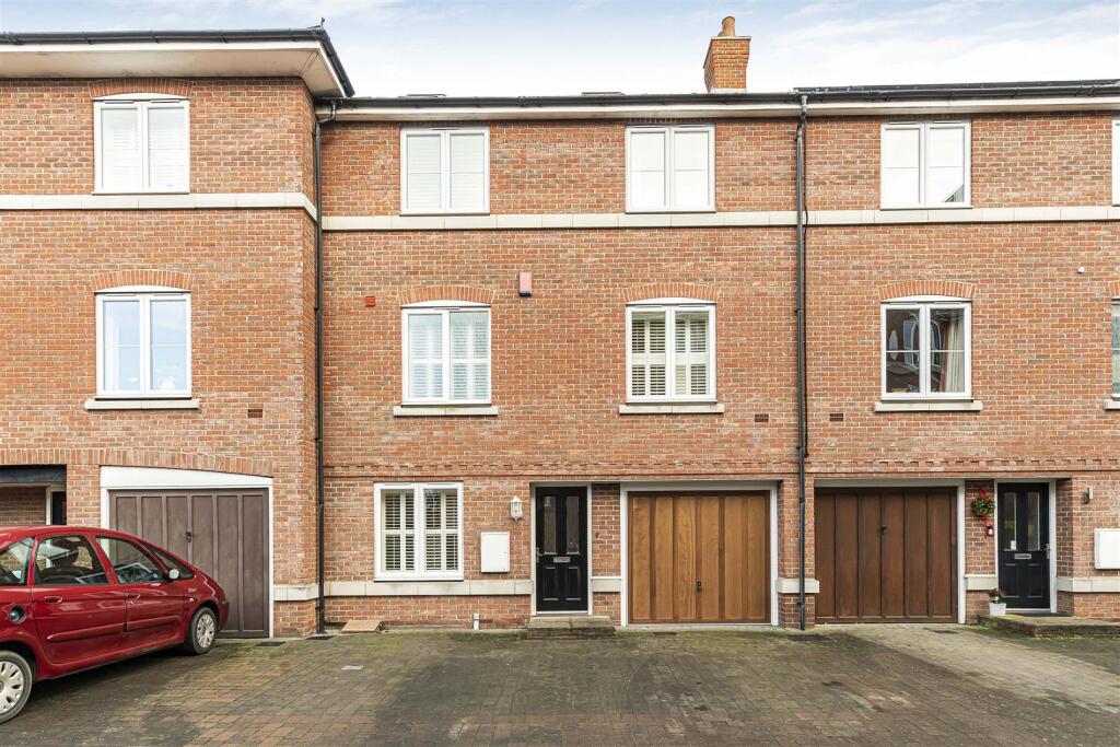 Main image of property: Quakers Court, Abingdon