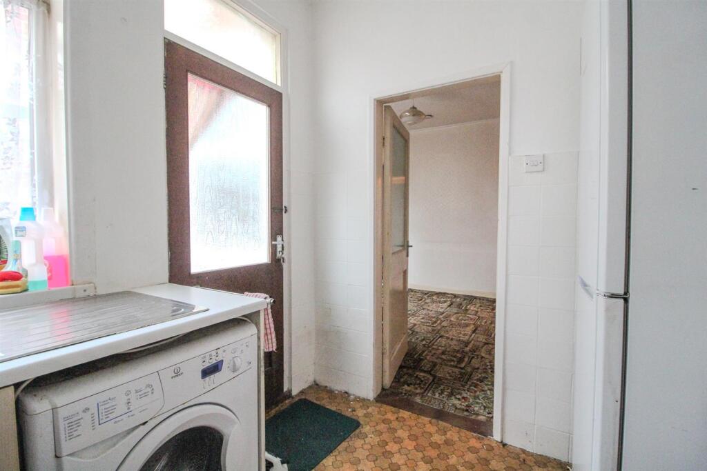 House in Nottingham, Hyson Green - View 5