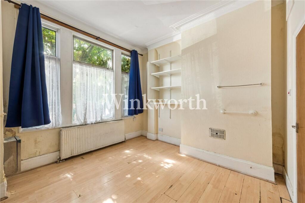 House in London - View 3