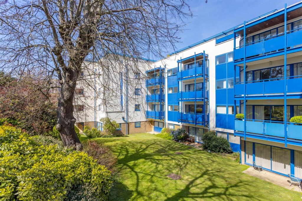 Main image of property: Temple Gardens, Brighton, East Sussex, BN1