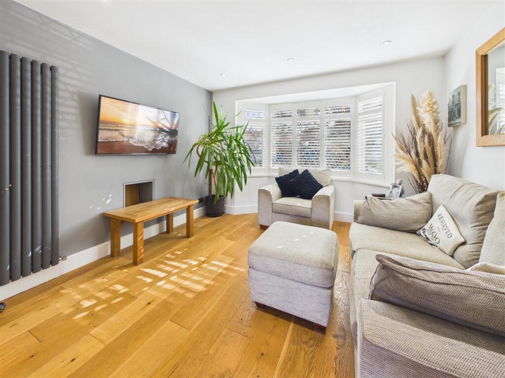 House in Kingston upon Thames - View 4