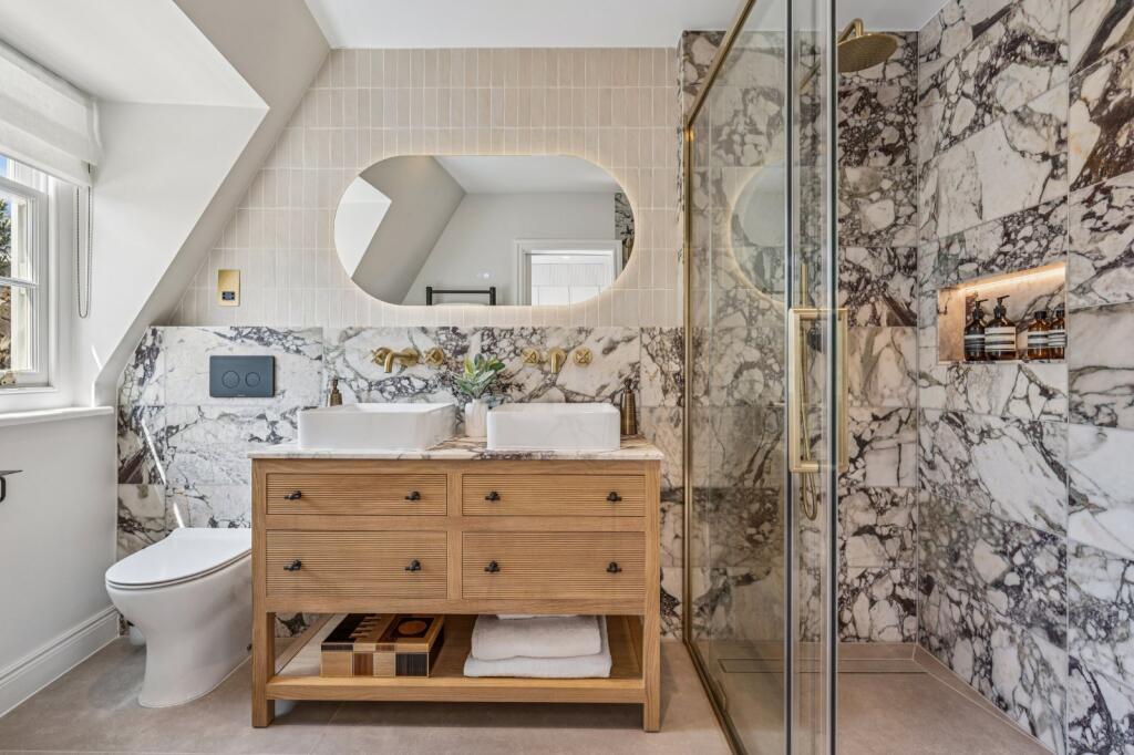 House in London - View 5