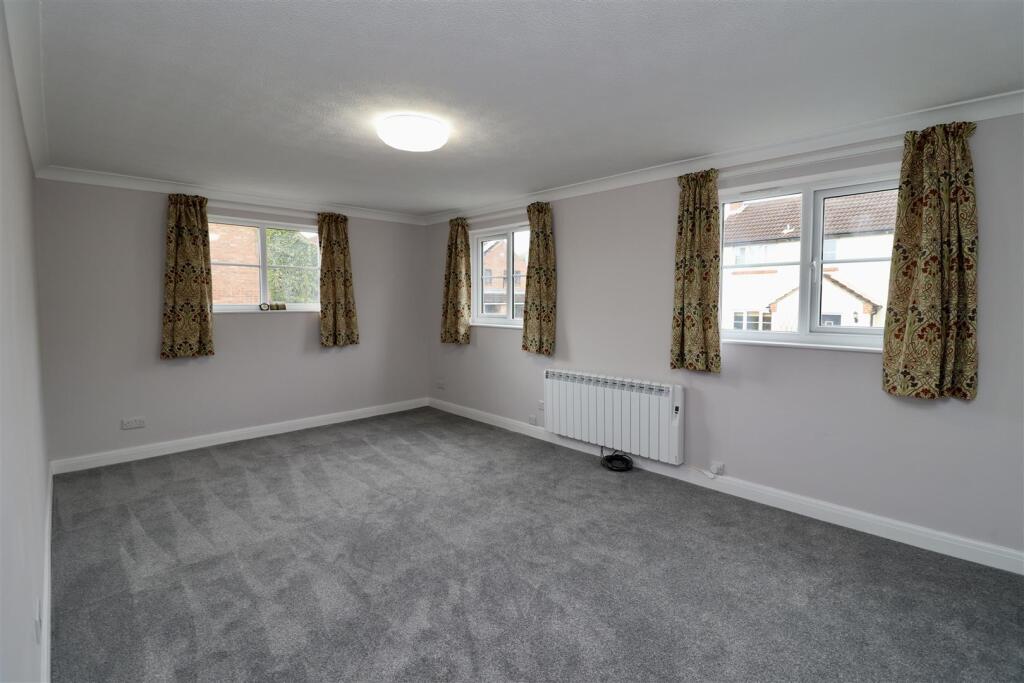 Apartment in York - View 2